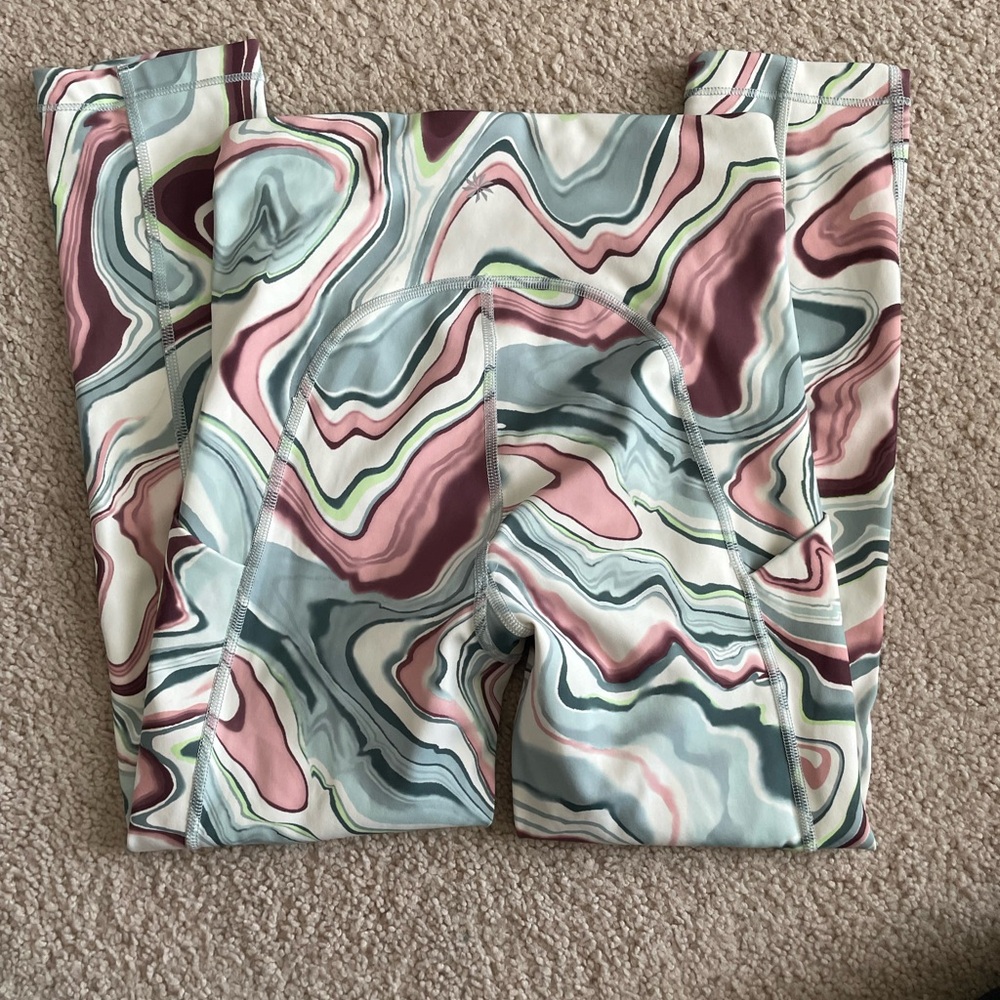 Athleta Ultimate Stash Pocket Printed Capri - Picture 8 of 11